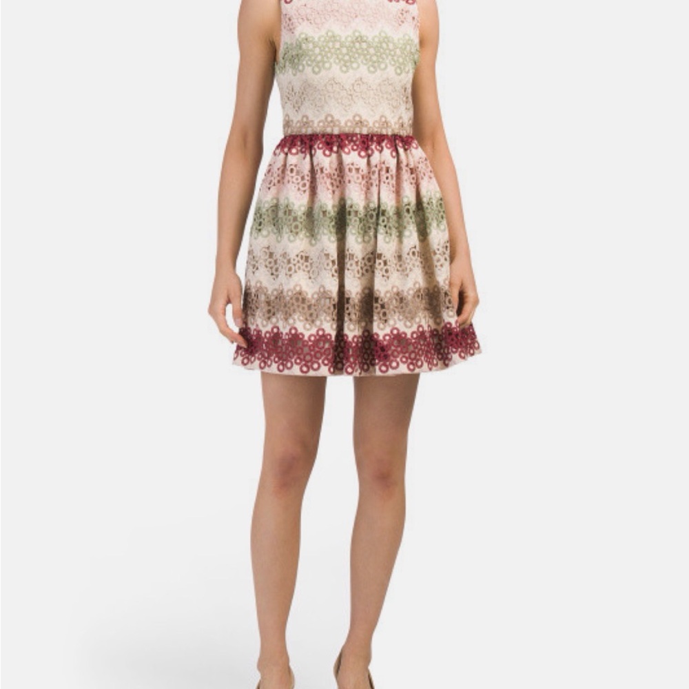 ALICE + OLIVIA Joyce party dress lace mettalic- size 2